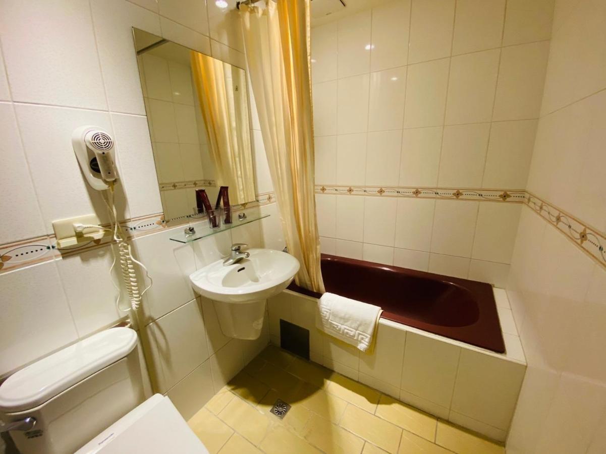 Dlinn Hotel Тайчжун Экстерьер фото