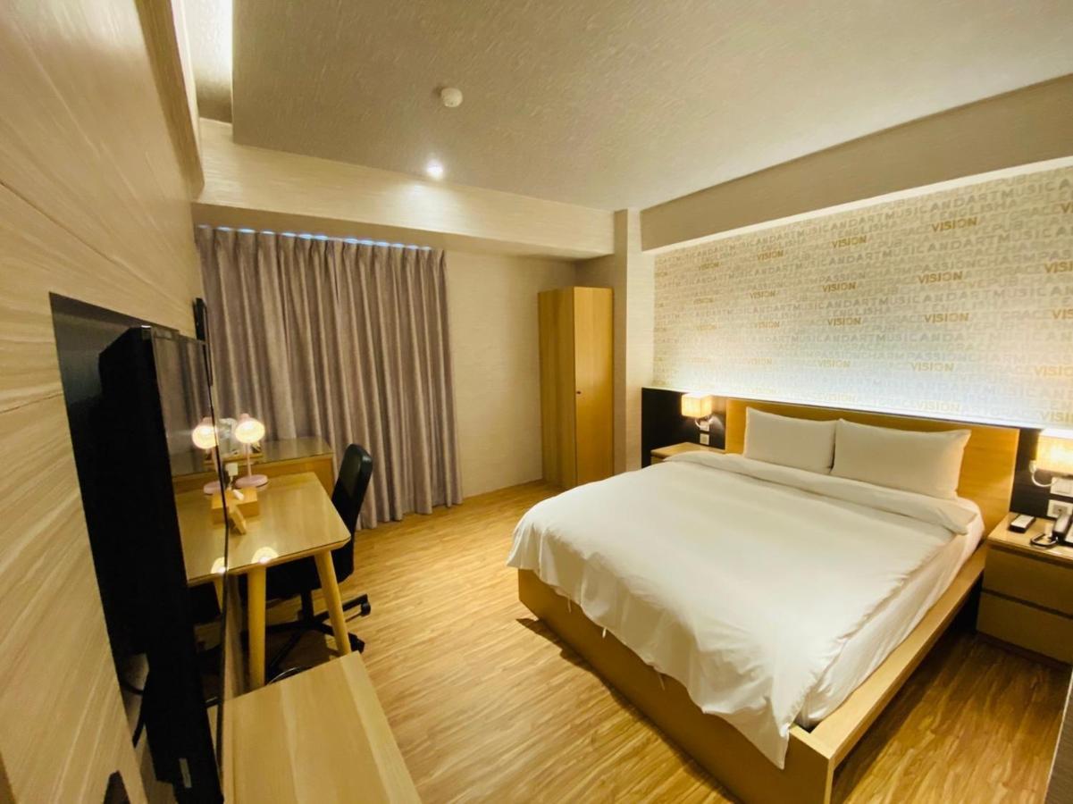 Dlinn Hotel Тайчжун Экстерьер фото