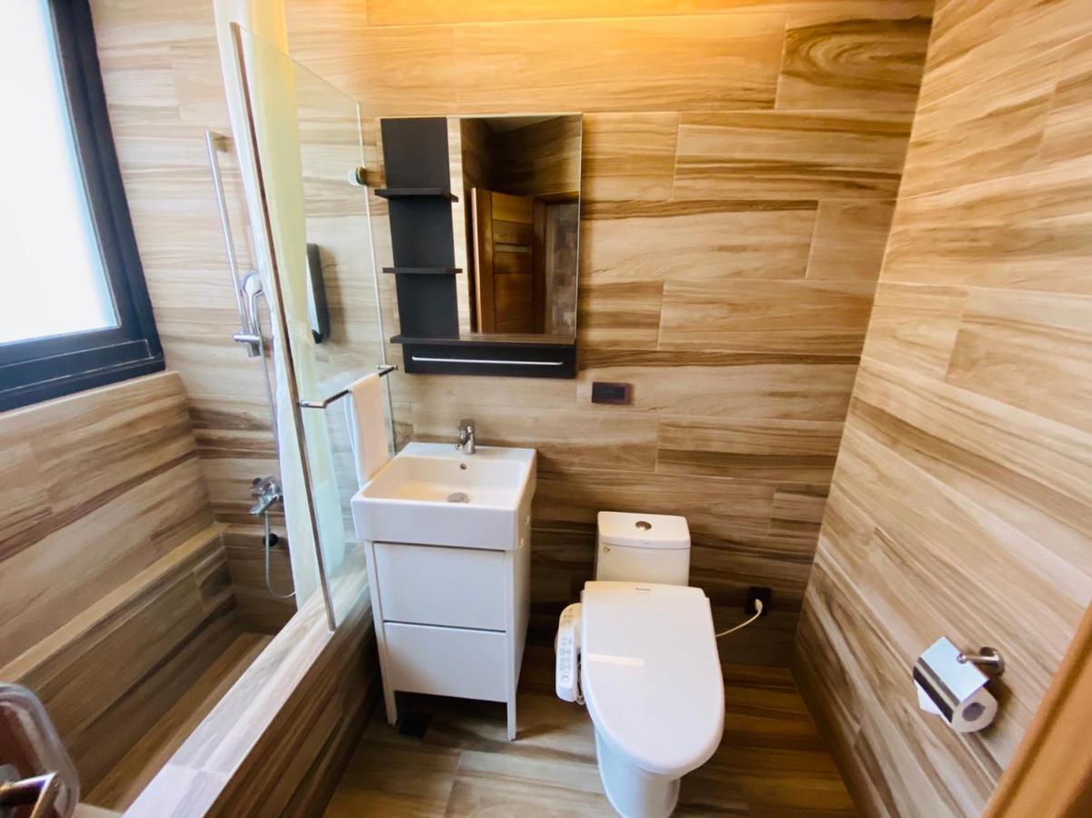 Dlinn Hotel Тайчжун Экстерьер фото