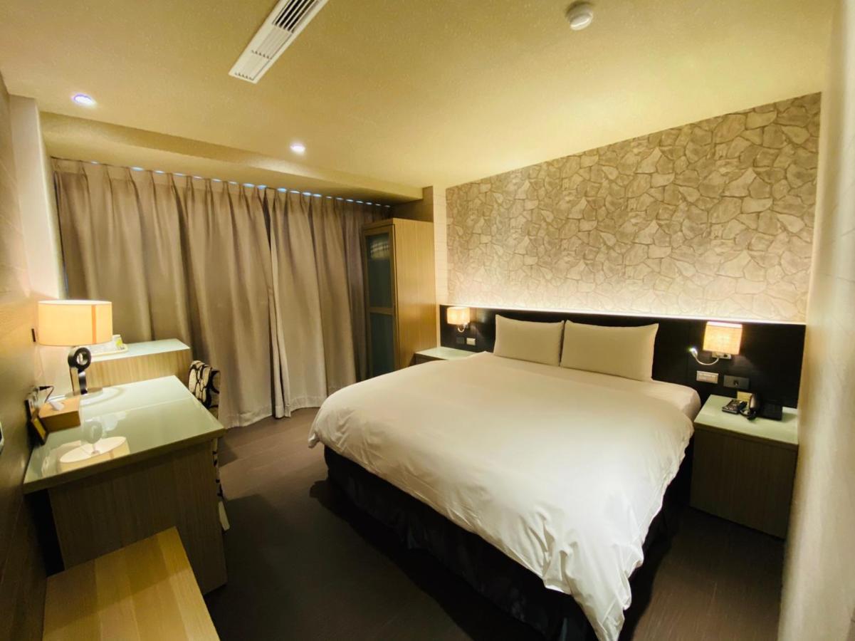 Dlinn Hotel Тайчжун Экстерьер фото