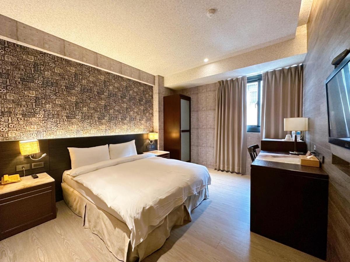 Dlinn Hotel Тайчжун Экстерьер фото