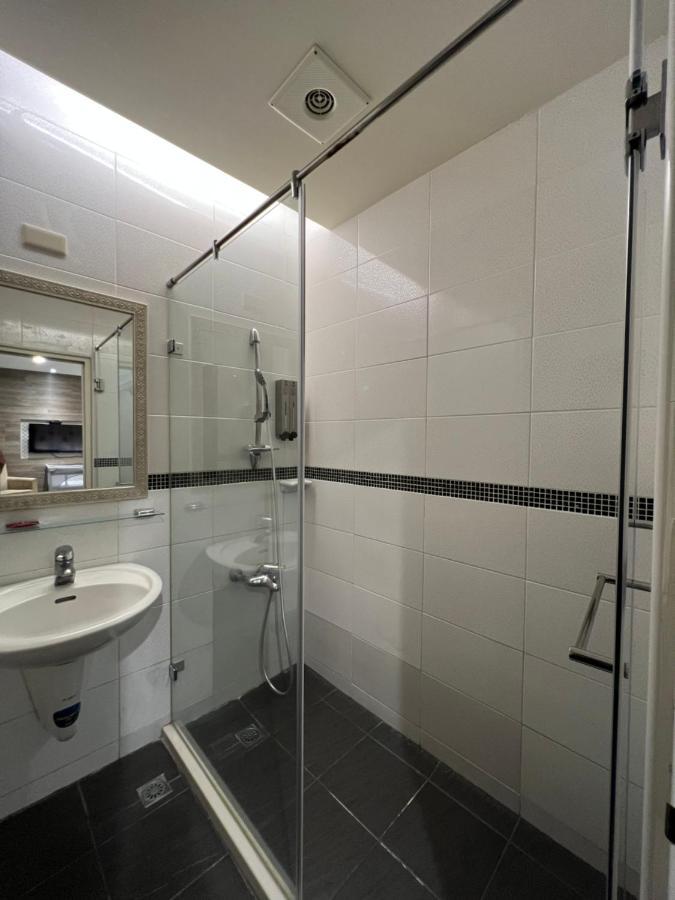 Dlinn Hotel Тайчжун Экстерьер фото