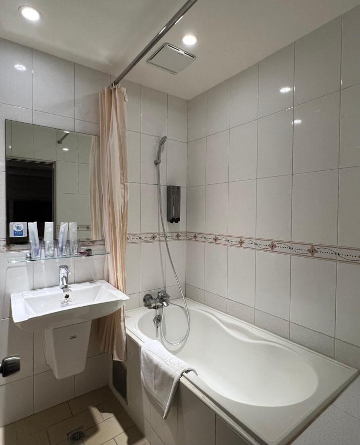Dlinn Hotel Тайчжун Экстерьер фото