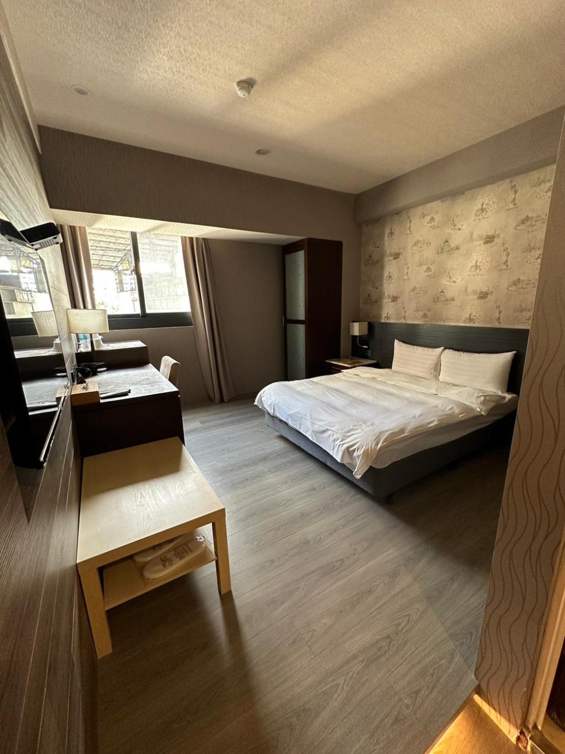 Dlinn Hotel Тайчжун Экстерьер фото