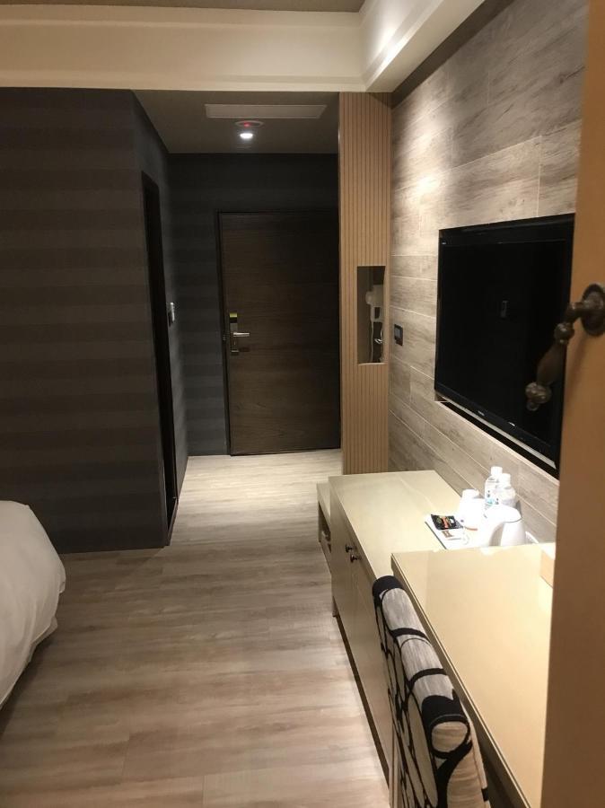 Dlinn Hotel Тайчжун Экстерьер фото