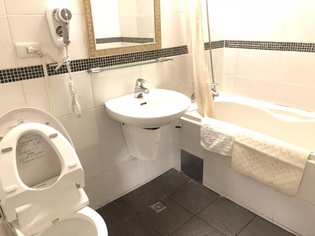 Dlinn Hotel Тайчжун Экстерьер фото